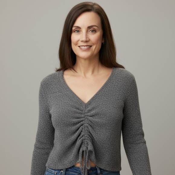 Wild Fable Ruched Front Crop Sweater – Juniors XXL – Gray - Picture 4 of 4